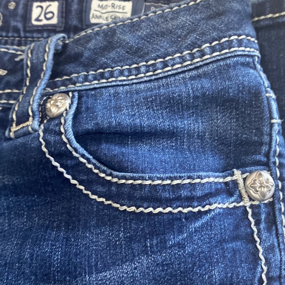 Miss me skinny jeans size 26. In excellent condition. (50/15) - Picture 5 of 9